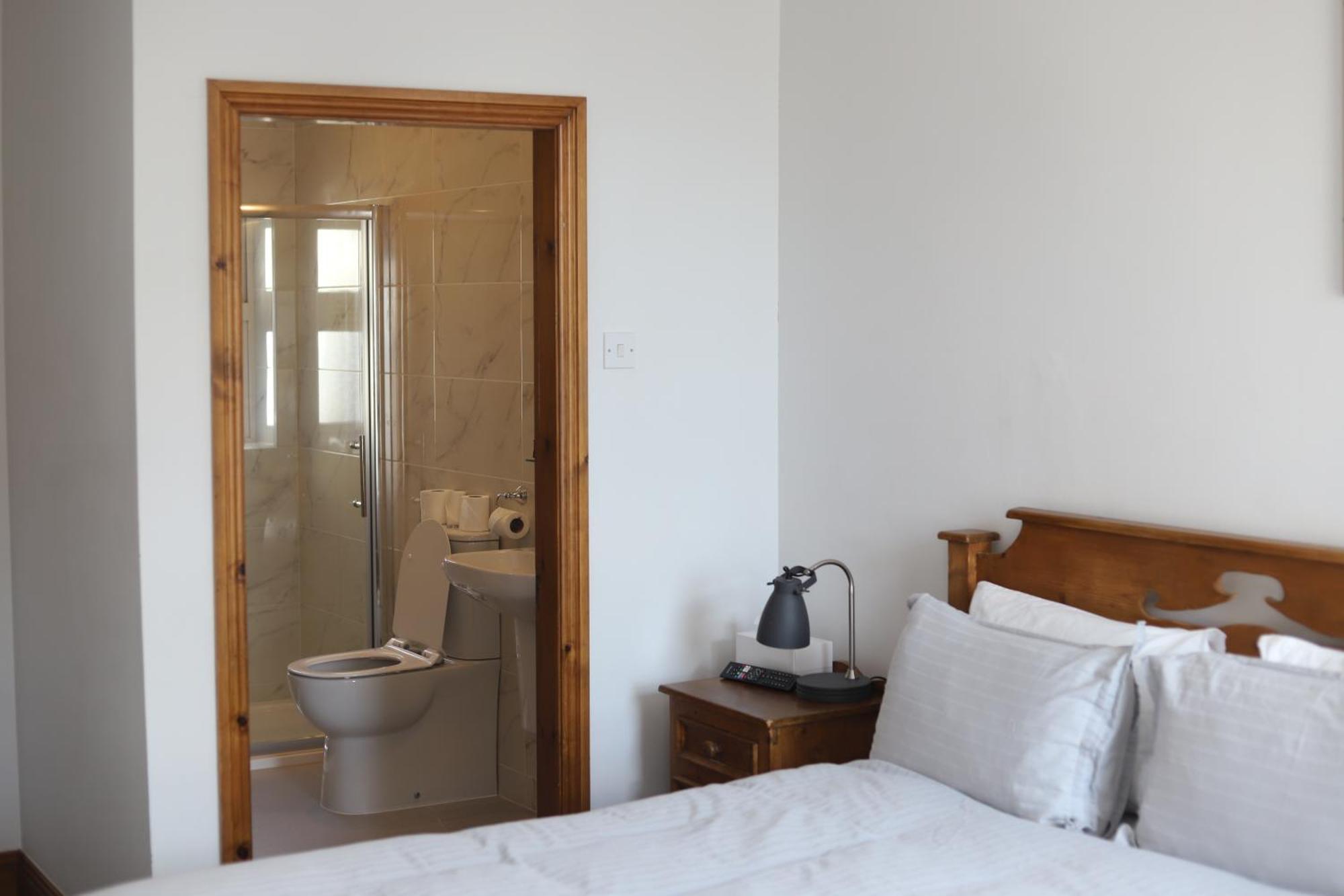 Ashes Seafood Restaurant Accommodation Dingle Bagian luar foto
